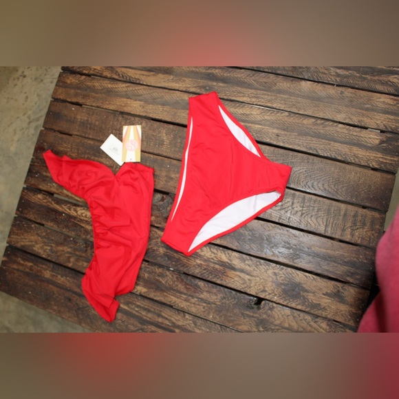 Red One-Shoulder Bikini Set ❤️🔥 - Picture 3 of 4